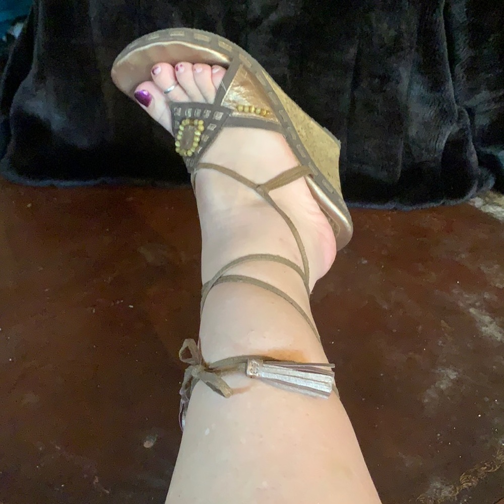 Very volatile size 9 beaded BoHo espadrille ankle wrap shoes